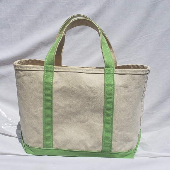 boat and tote